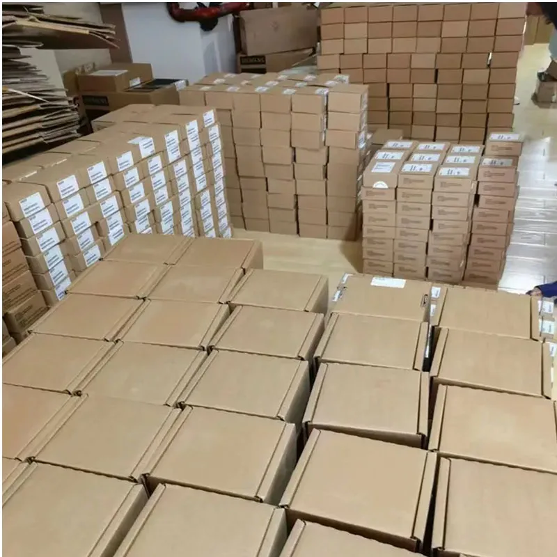 مرحل أمان العلامة التجارية الجديدة الأصلية YB-PILZ 774029 وحدة الأمان PZA 300/24VDC 1n/o 2n/c