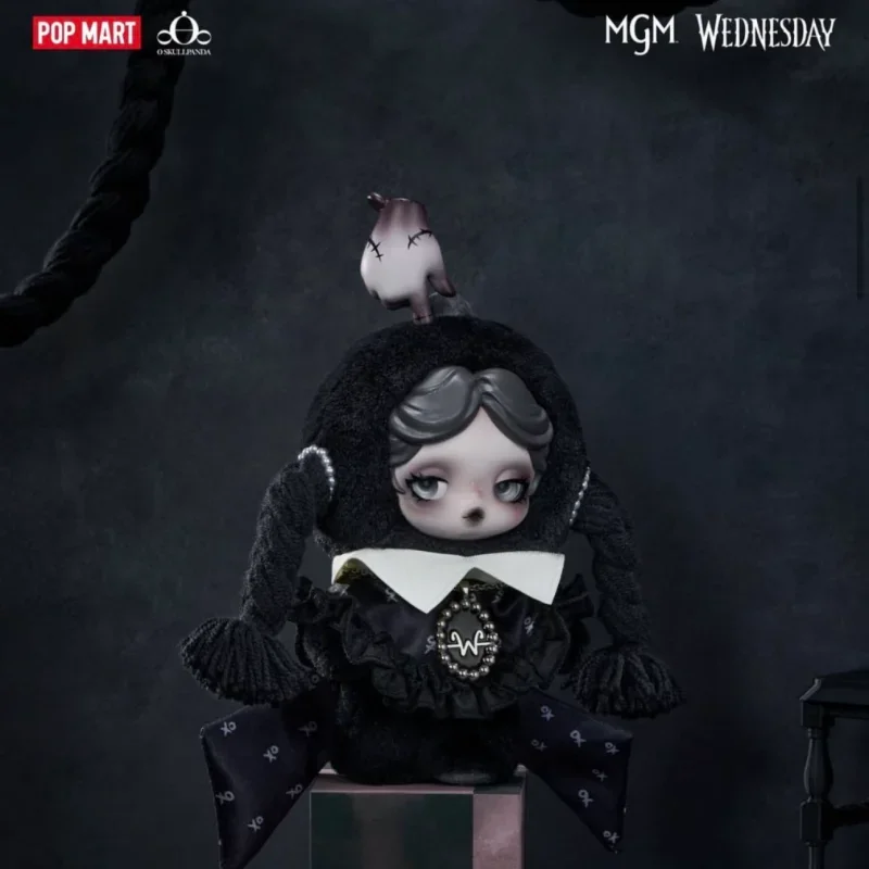 البوب مارت SKULLPANDA x MGM الأربعاء أنيمي الشكل أفخم دمية قلادة صندوق أعمى صندوق غامض دمية مفاجأة هدايا عيد الميلاد