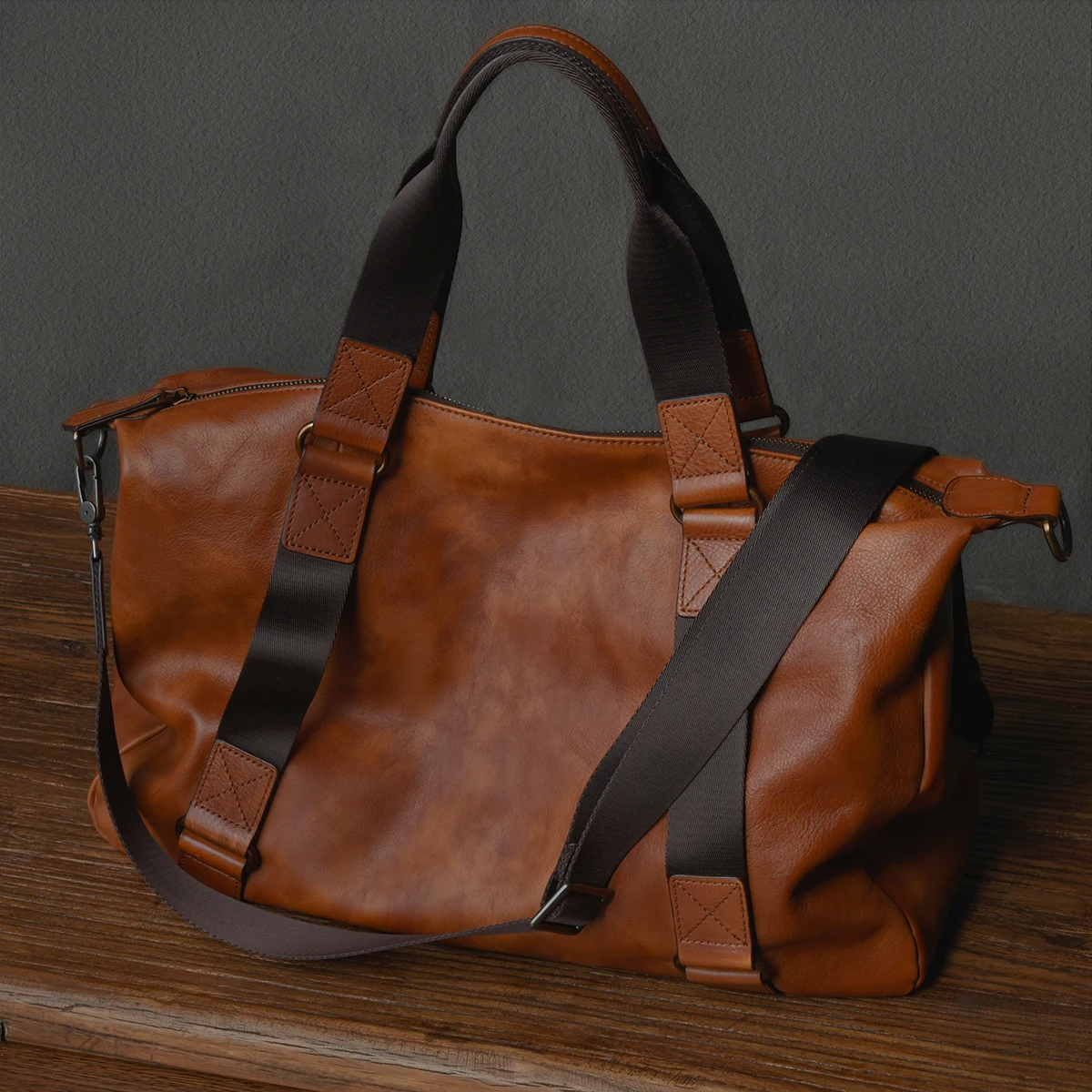 الرياضة في الهواء الطلق اللياقة البدنية عالية الجودة لينة الطبقة الأولى جلد البقر الرجال حقيبة سفر خمر جلد طبيعي حقيبة يد ذات سعة كبيرة