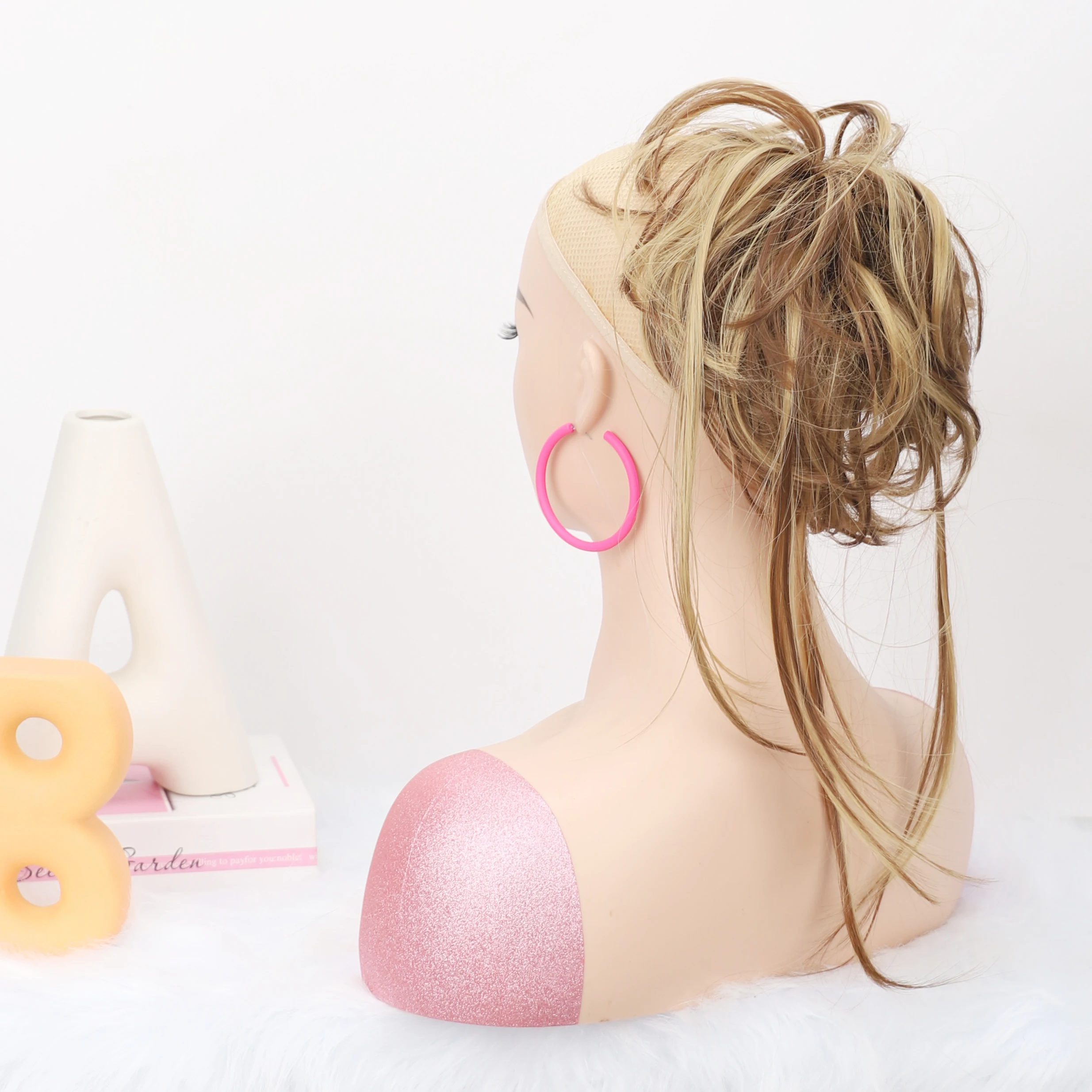 ผมปลอมแบบมัดหางม้าแบบยุ่งๆ ทรงผมยาวแบบยุ่งๆ พร้อมยางรัดผม สำหรับผู้หญิง ผมสังเคราะห์ จัดทรงได้ทันที ง่าย รวดเร็ว