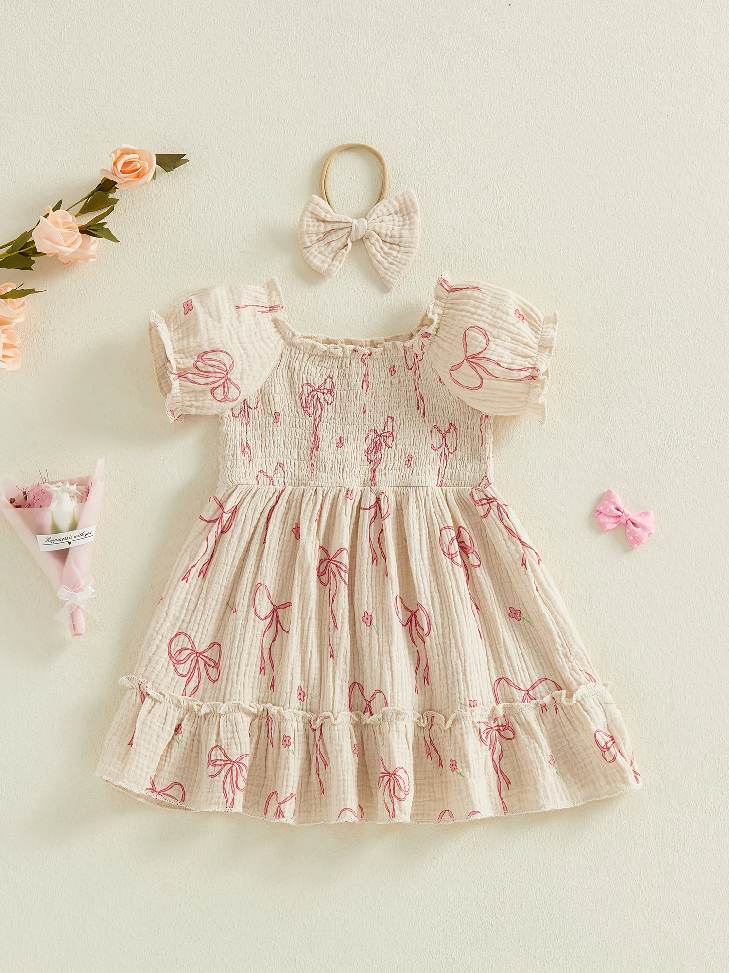 

Очаровательное платье без рукавов с цветочным принтом для маленьких девочек и подходящей повязкой на голову с бантом — стильный летний наряд для маленьких принцесс