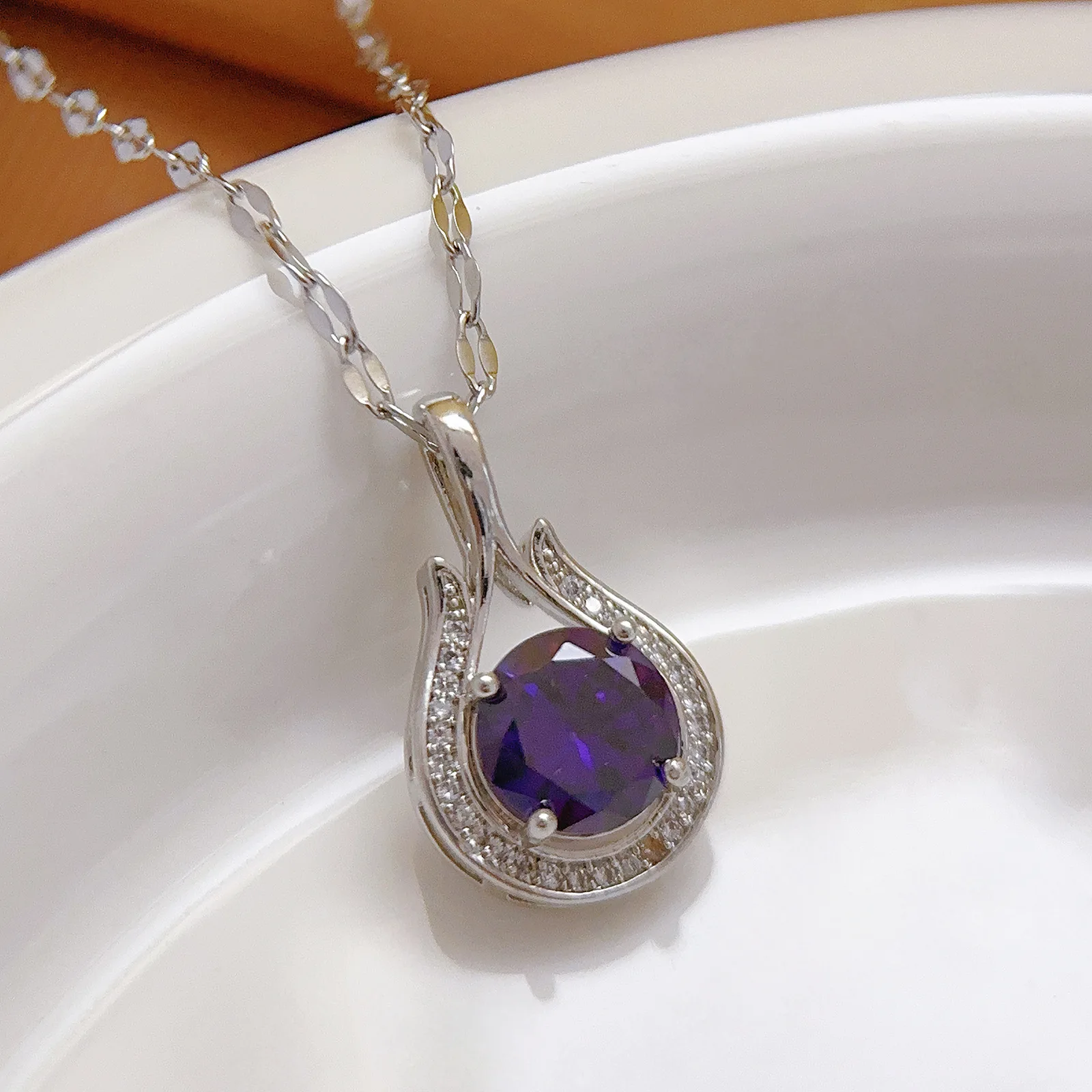 

Titanium Steel Colorfast Versatile Fashion Necklace Women's Micro-Pave Zirconia Light Luxury Purple Collarbone Chain