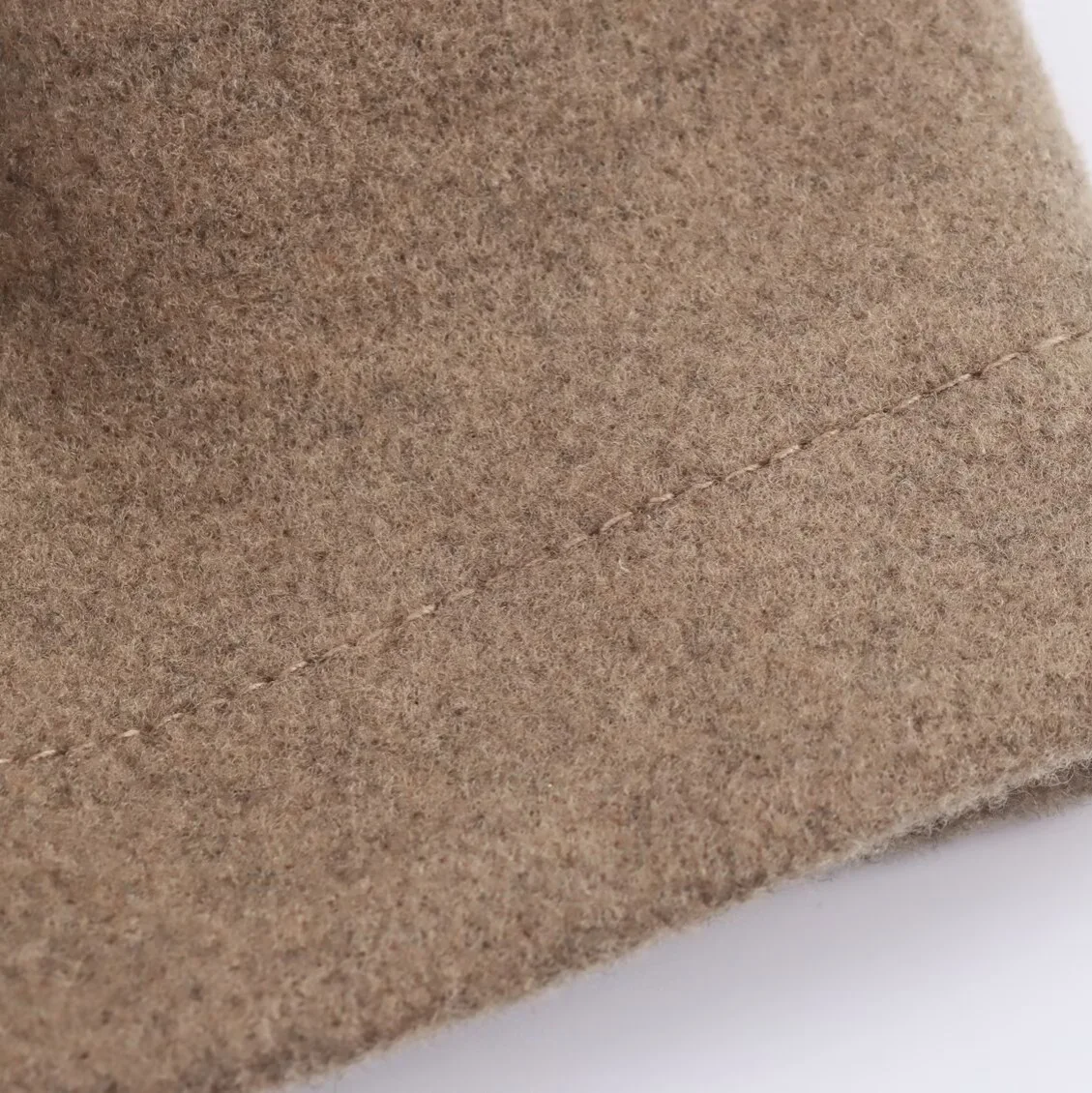 سترة ناعمة برقبة على شكل حرف V وأكمام طويلة مع حزام على الطراز الفرنسي ملابس نسائية ZA Wind Fashion ألياف البوليستر اتجاه الشارع