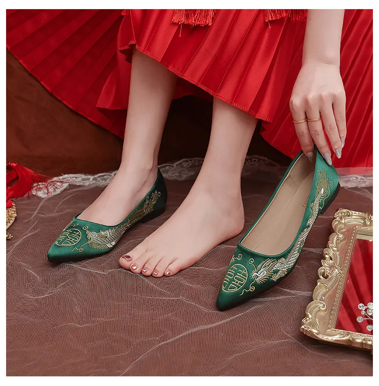 2026 Women's Emerald Green Satin Dragon Phoenix & Fortune Embroidery Pointed Toe Wedding Flat Shoes