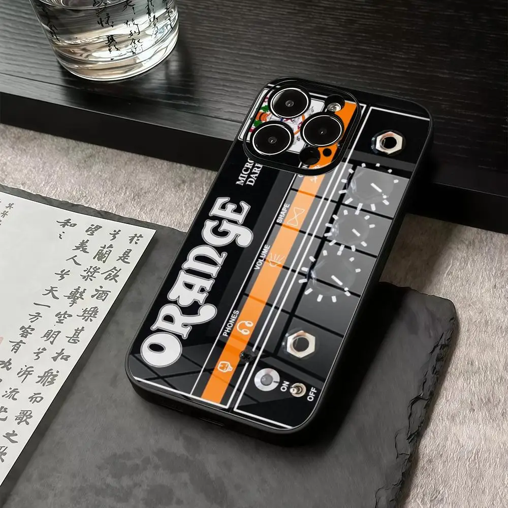حافظة هاتف على شكل جيتار برتقالي لهاتف آيفون 17 air 16 15 14 13 12 11 Pro Max X فتحات دقيقة في غطاء PC زجاجي مضاد للسقوط من الأكريليك