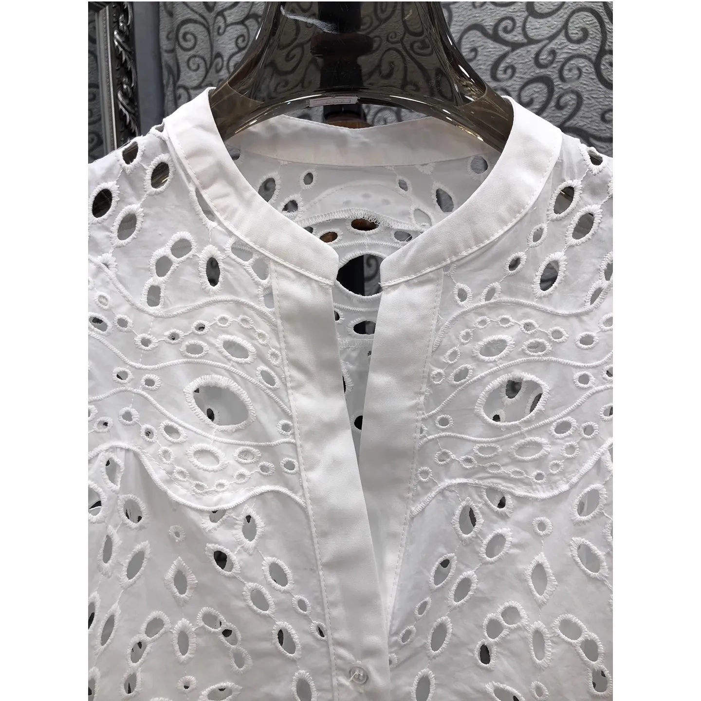 100% camisas de algodão 2025 outono moda estilo feminino oco para fora padrões bordados 3/4 manga elegante camisas brancas blusas femininas