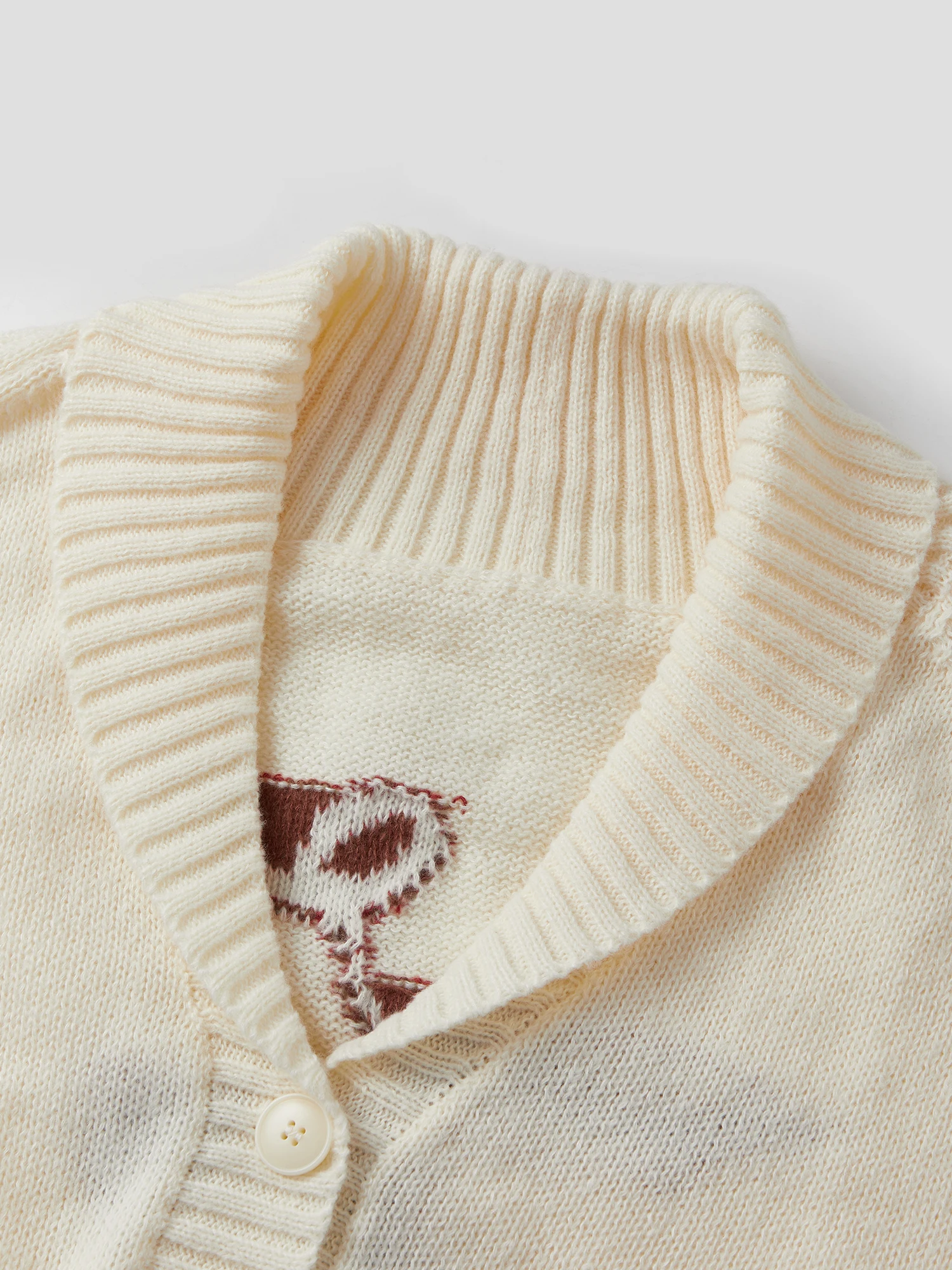 

Women s Cozy Button-Up Cardigan with Cherry Pattern and Long Sleeves - Stylish Knitwear for Fall Street Style