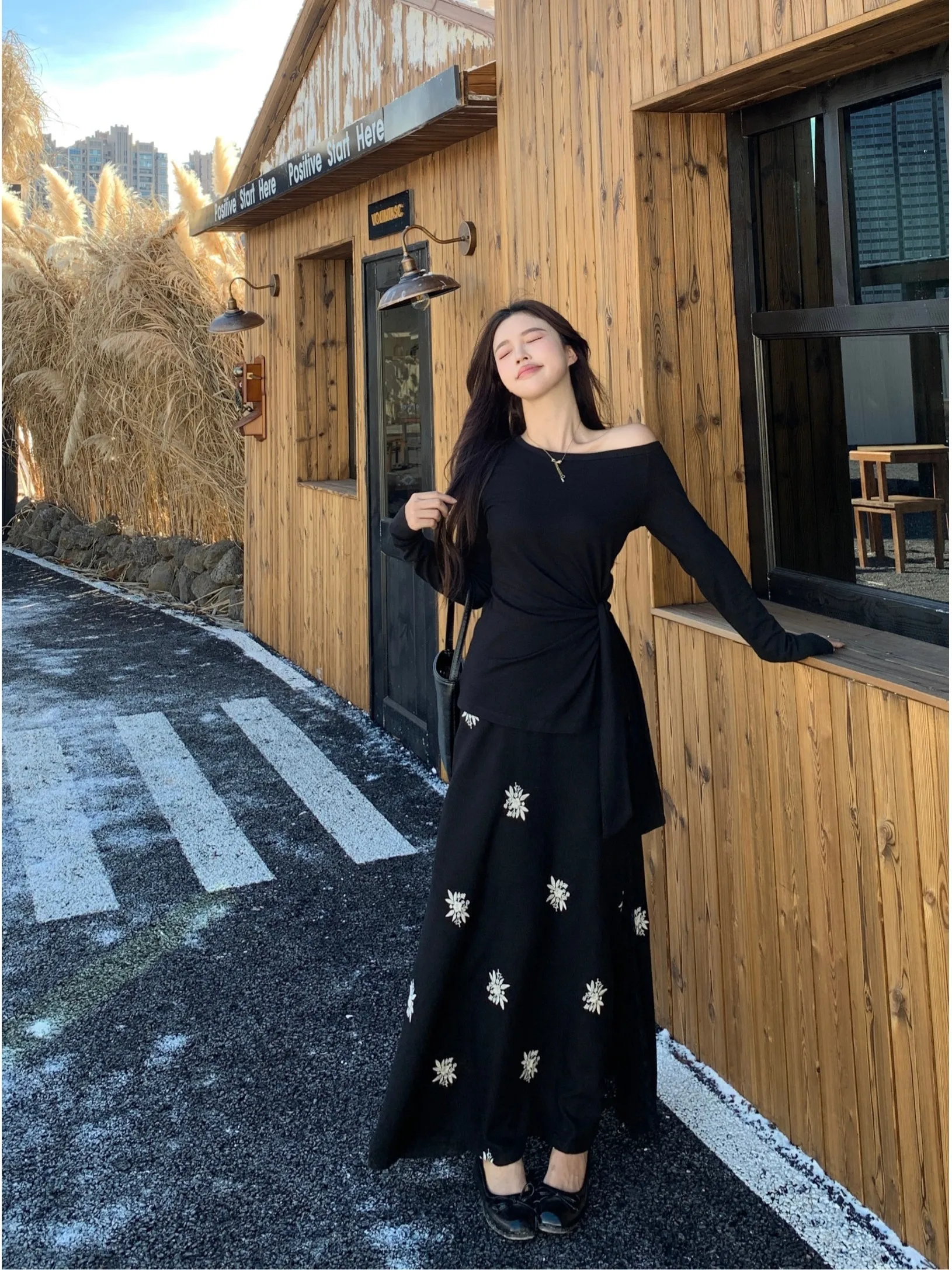 

plus Size Fashion Set Korean Style Lace Splice High Waist A-Line Skirt Long Sleeve Embroidered Lace Shoulder Baring Top