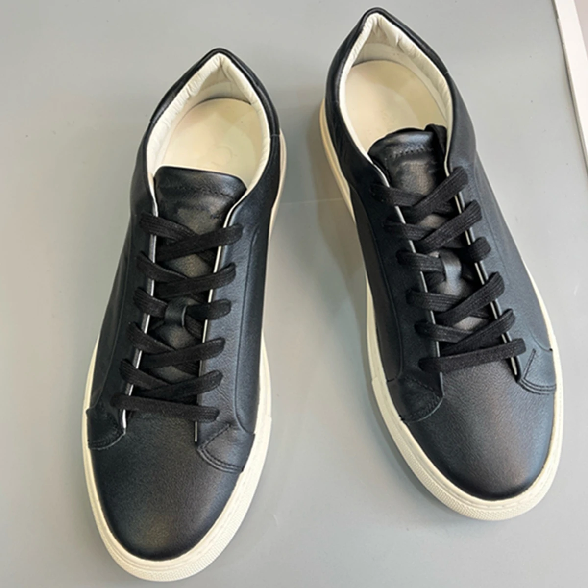 

Maxdutti British Men's Minimalist Black Genuine Leather Sneakers Flat Sneakers Comfortable Breathable Vulcanized Shoes Men