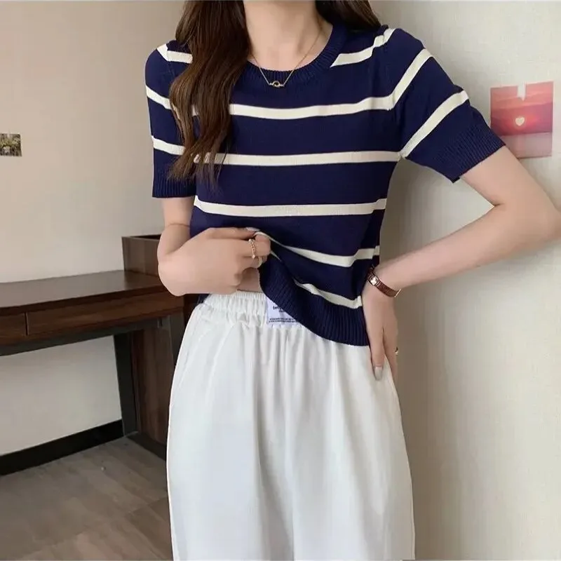 Short Stripe Round Neck Ice Silk Knitted T-Shirt Summer Small Fragrance Style Elegant Slim Fit Top Trendy Women's Fashion