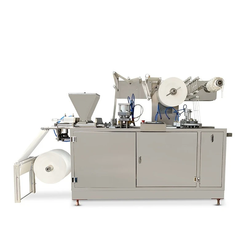 Pillow type four-side sealing heating bag, moxibustion sticker packaging machine, high-speed warm sticker machine