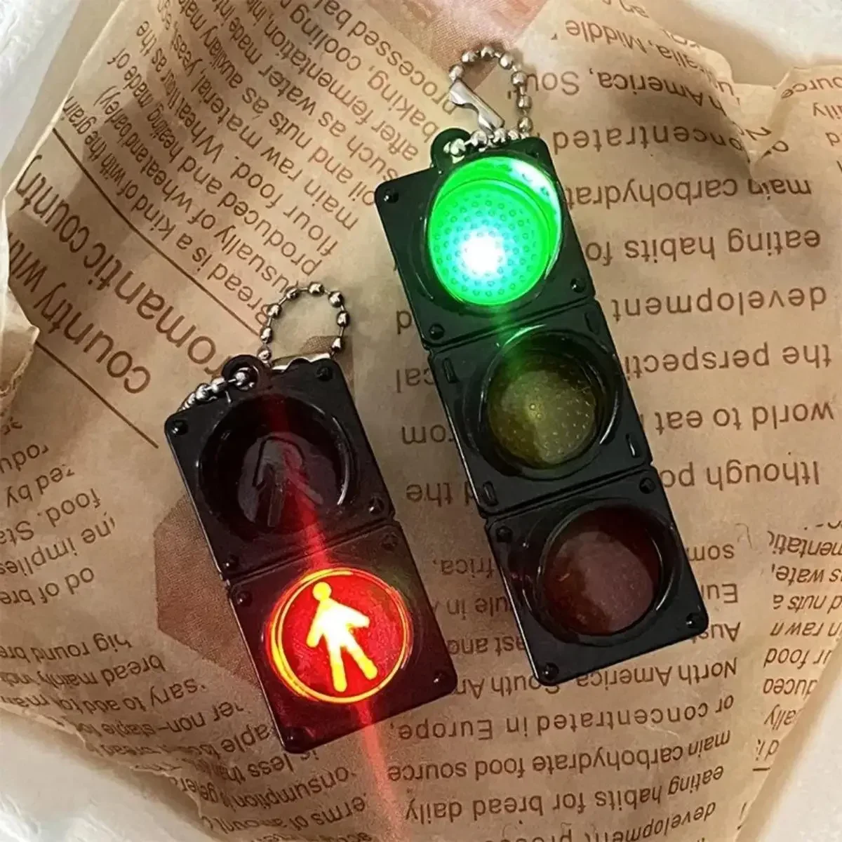 1/2 Stück Neuer Modischer 3D-Ampel-Schlüsselanhänger Lustiger Kreativer Rucksack-Anhänger Schlüsselring Geschenke für Frauen, Studenten und Paare – Detail 9