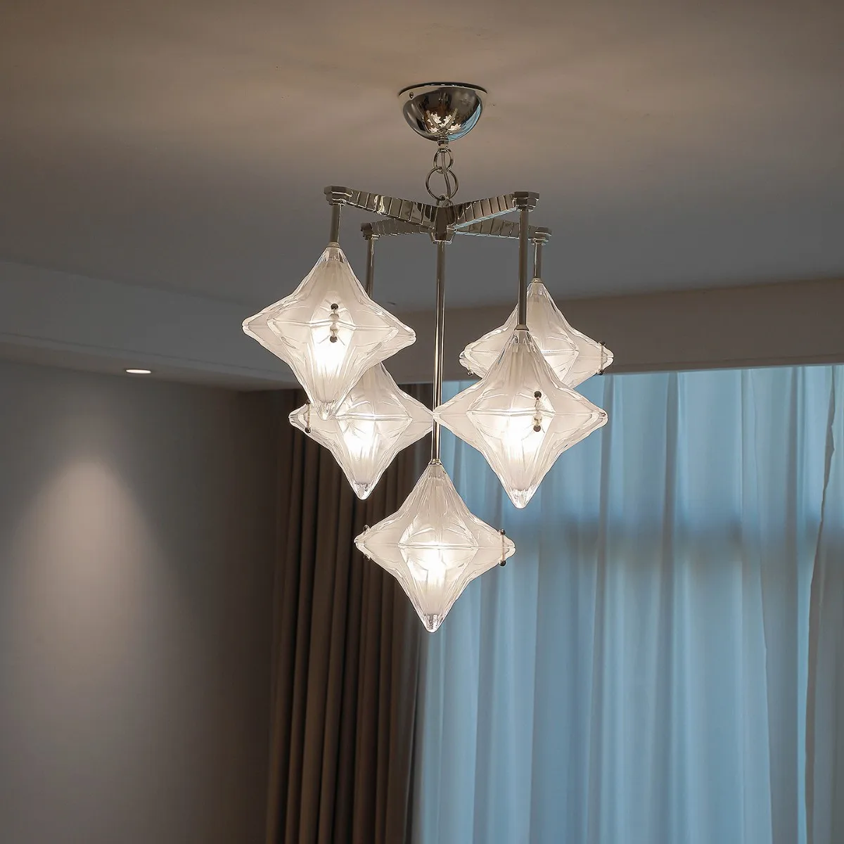 

Premium Artistic Pendant Light French Cream Vintage Style Star Decor Chandelier for Bedroom Living Dining Rooms​