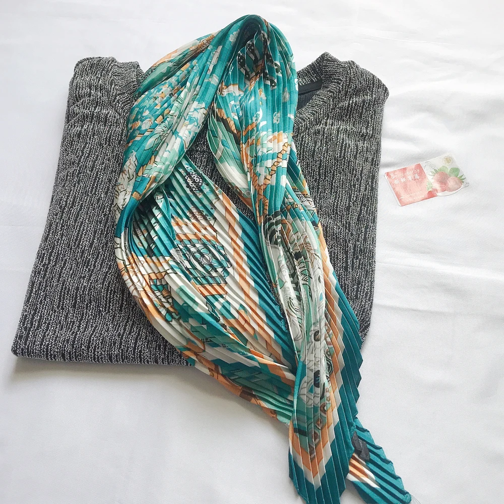 HOT Spring Korean Fashionable Pleated Scarf Print Floral Square Silk Scarf For Ladies Scarves Foulard Headscarves Girl Kerchief