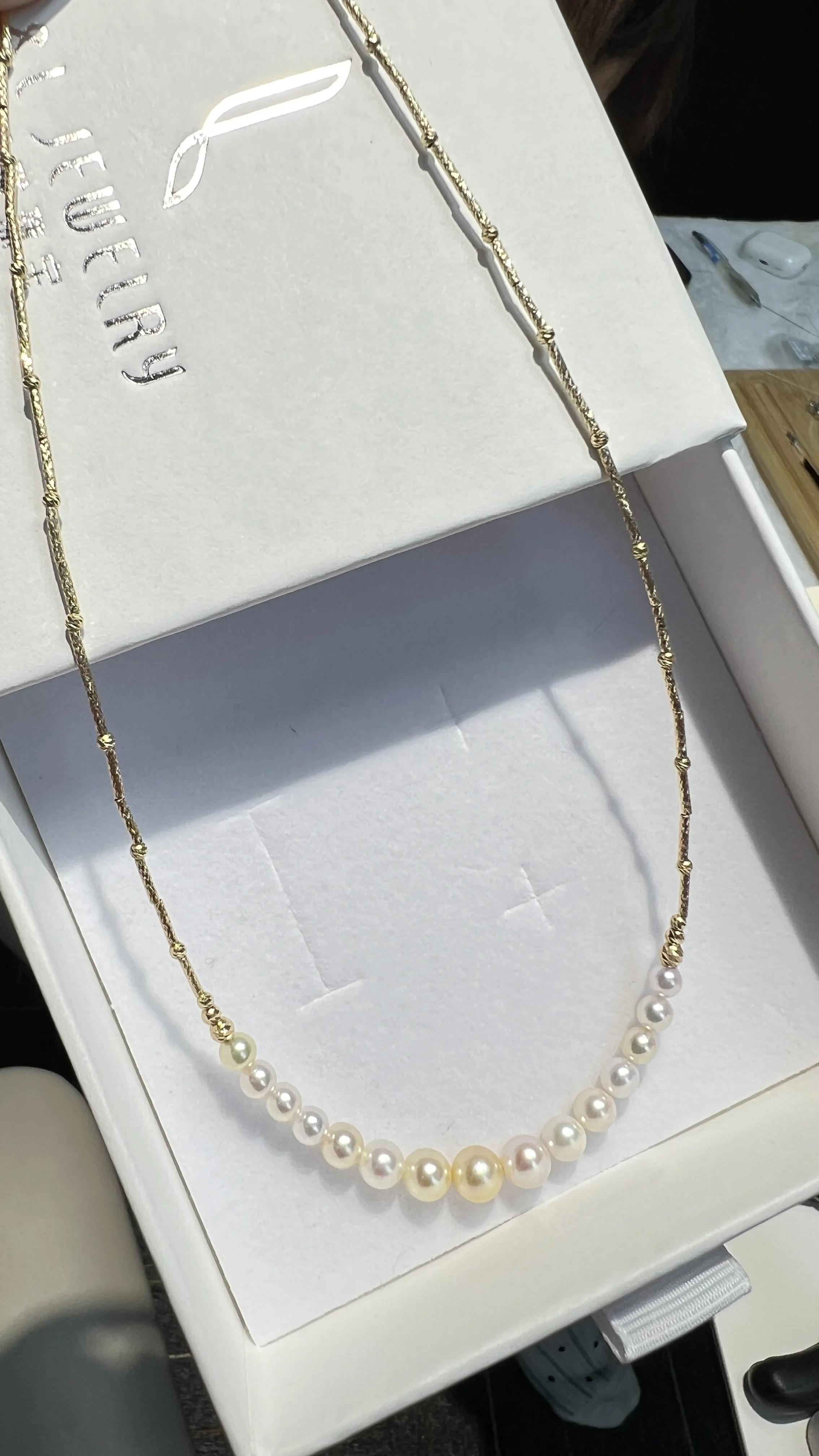 مصنع الجملة 18 كيلو الذهب الخالص المختنق التدرج أكويا لؤلؤ مياه البحر قلادة الأميرة الذهبية للنساء قلادة من اللؤلؤ المخصص