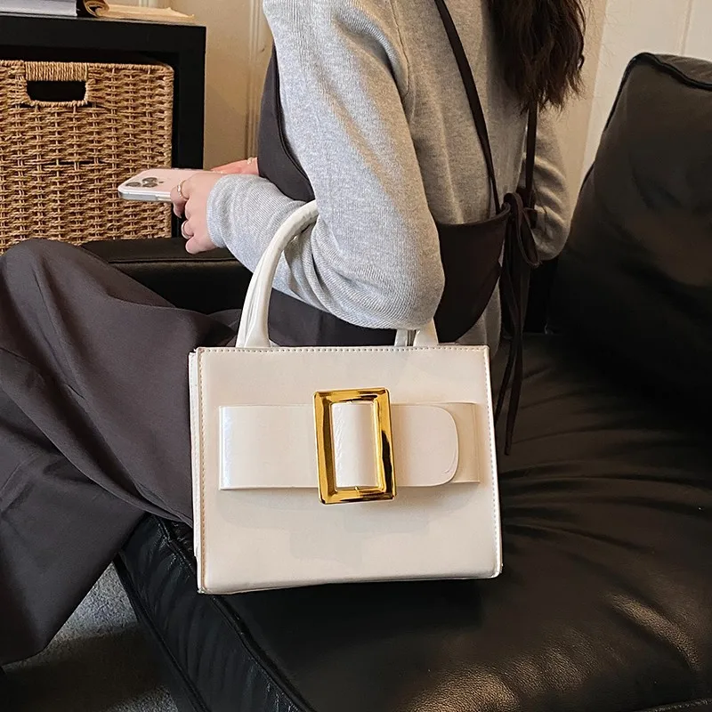 ファッショナブルでエレガントなクラシックな女性用おむつバッグ：ミニマリストレザーのクロスボディバッグ、ラグジュアリーなヴィンテージデザイナートートバッグ