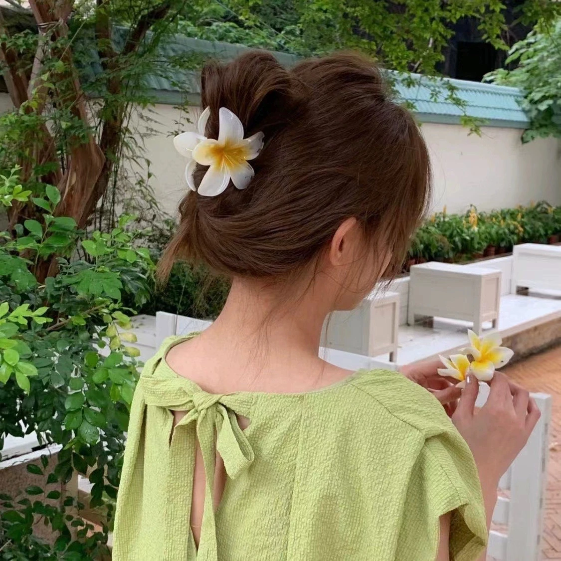 

Plumeria Large-Sized Hair Clip Hair Clip Headdress Hair Clip Women'S Claw Clip Shark Clip Seaside Photo Hair Accessories