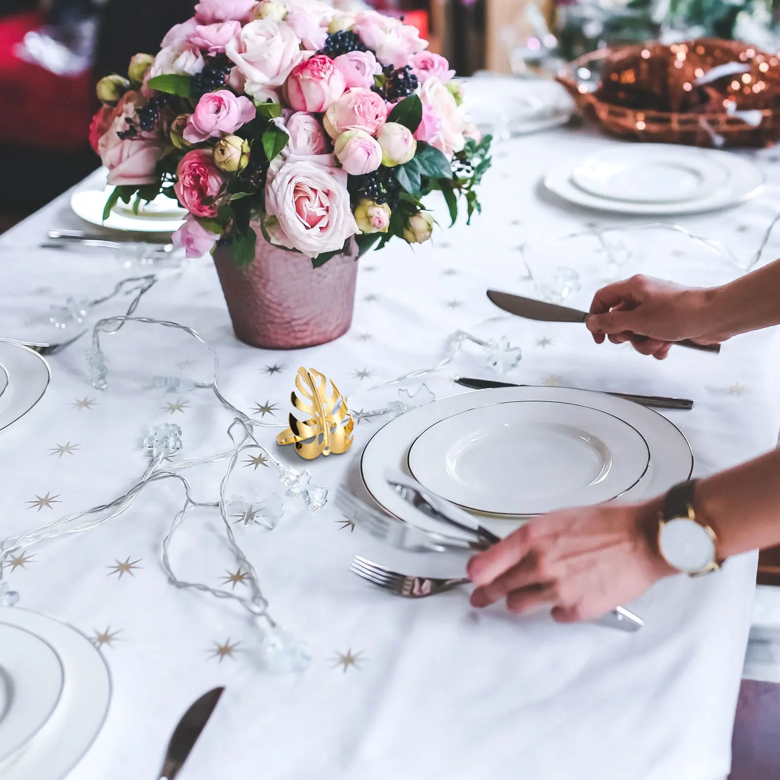 

6Pcs Shiny Alloy Napkin Rings Exquisite Workmanship Dinner Table Decor Creative Shape Party Banquet Supplies Napkin Ring