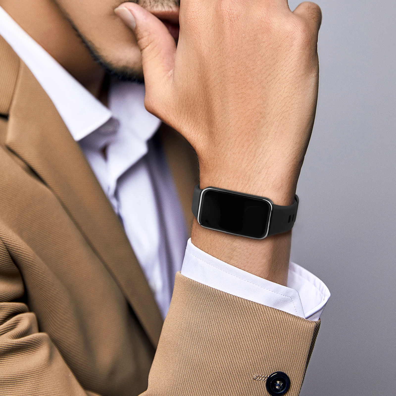 حزام ساعة من السيليكون الناعم لساعة Huawei Band 8 9 NFC بديل لسوار Huawei Band 9 8 سوار معصم رياضي قابل للتنفس