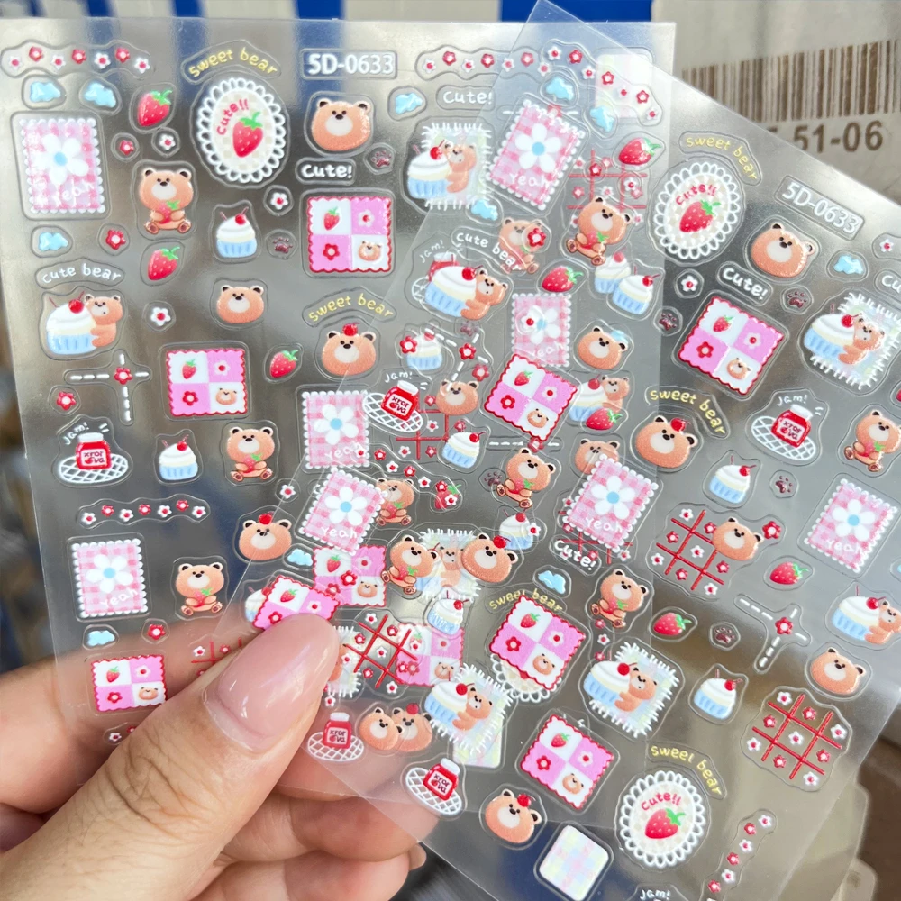2 uds colorido 5D lindo oso Nail Art pegatina pastel fresa arco, corona de flores lindo oso estrellas cereza autoadhesivo manicura calcomanía