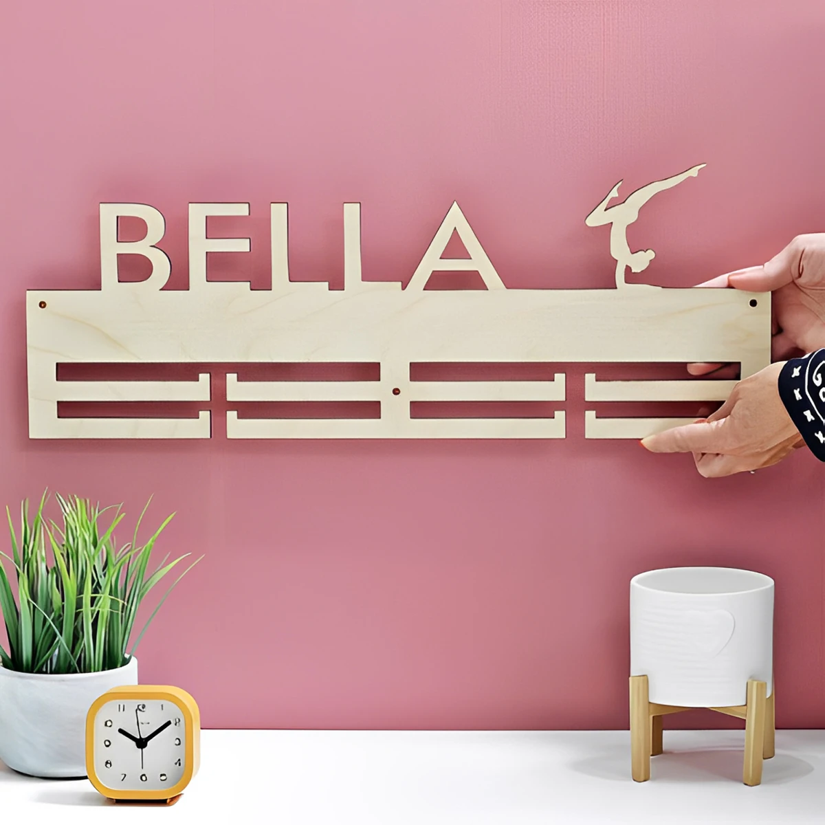 1pc Custom Modern Style Cartoon Star Decor Frame Wooden Sports Medal Holder, Wall Mounted Display Stand for Sports Lovers Gift view 5