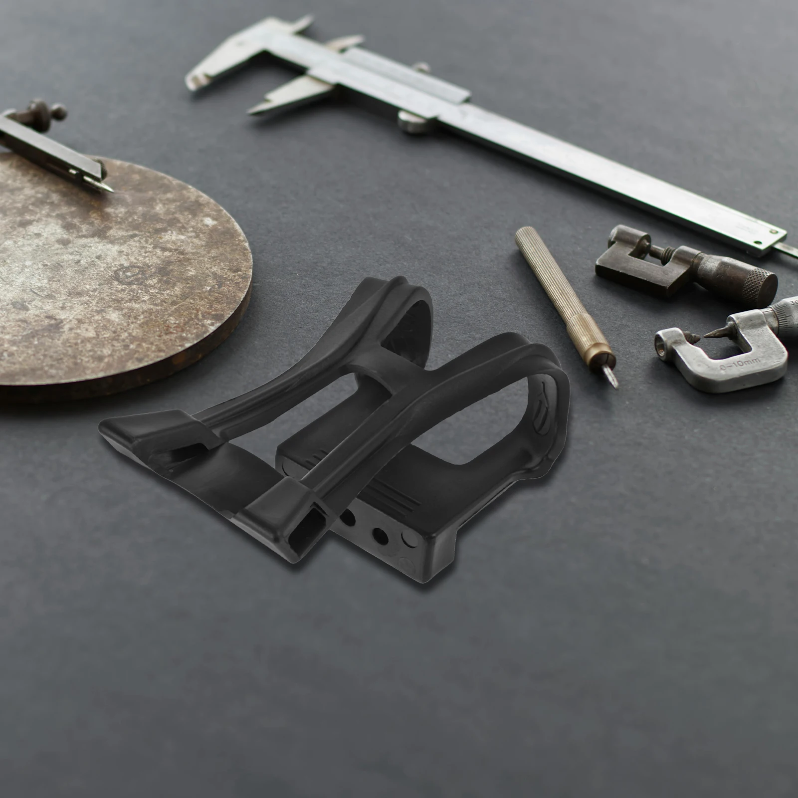 

2 шт., динамический велосипедный чехол для рта собаки, нескользящие аксессуары для педалей, пластиковый зажим, клетка для стационарных велосипедных зажимов для пальцев, прочный, подходит