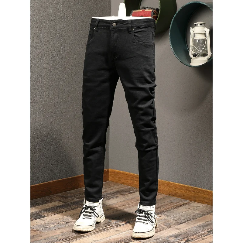 Celana jeans hitam pria musim gugur 2025, tren pakaian pria terbaru, merek ternama, elastis, warna solid, simpel dan serbaguna, potongan slim fit, celana kaki kecil