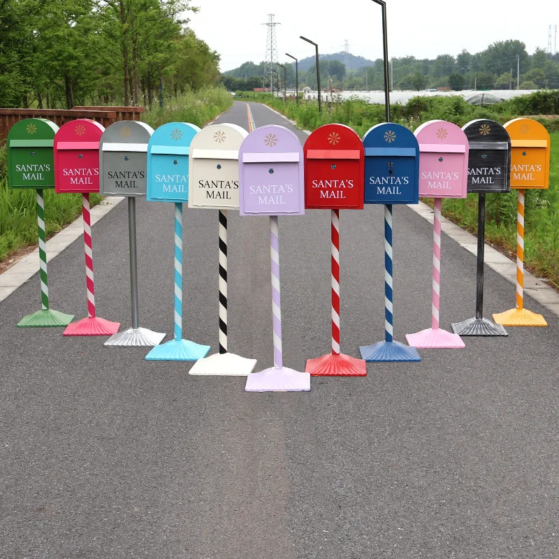 HYS European retro wrought iron mailbox mailbox model suggestion box outdoor rainproof with lock mailbox decorative props