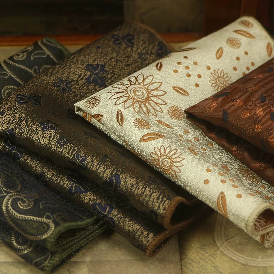 23 センチメートル新しい高級花柄白ポケットチーフフォーマルビジネスポリエステルソフトハンカチ赤ドットハンカチ結婚式スーツアクセサリー