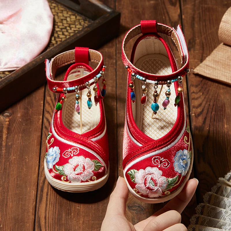 Baby Girls Embroidery Shoes Chinese Ancient Style Children Princess Shoes Fashion Sweet Handmade Kids Causal Pendant Hanfu Flats