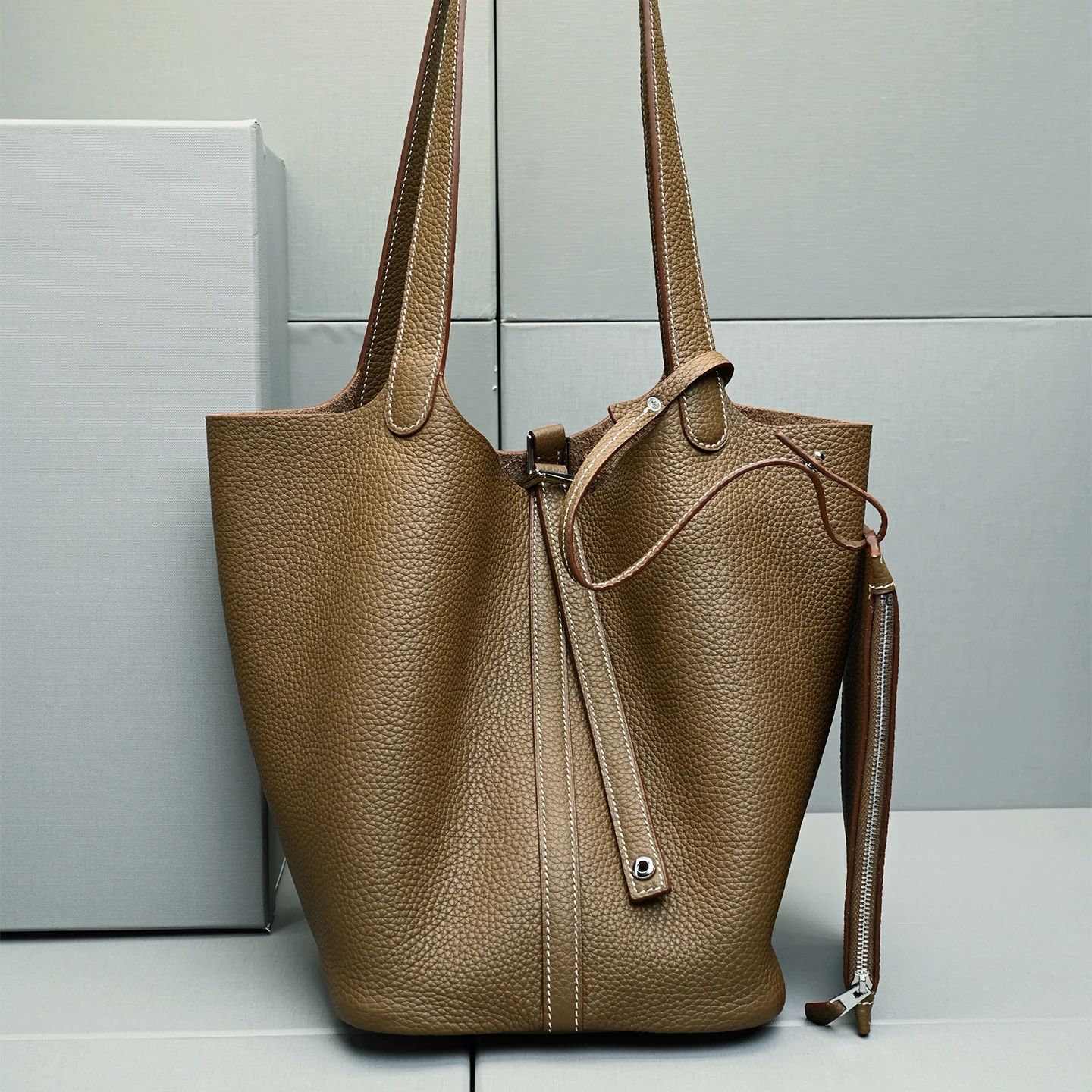 

XHTY Genuine Leather Bucket Bag Handbag Vegetable Basket Large Capacity Women's Bag Simple Fashion Full-grain cowhide Leisure