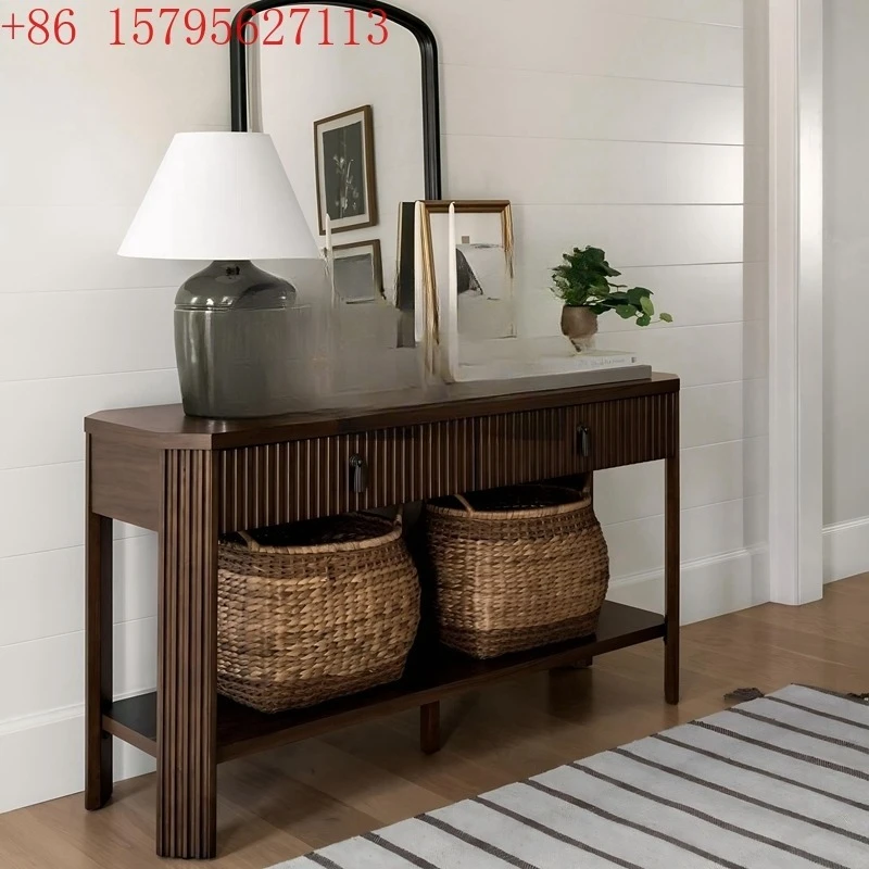 

Входной столик из массива дерева, гостиная, узкий письменный стол у стены, входной шкаф, стол с видом на дверь