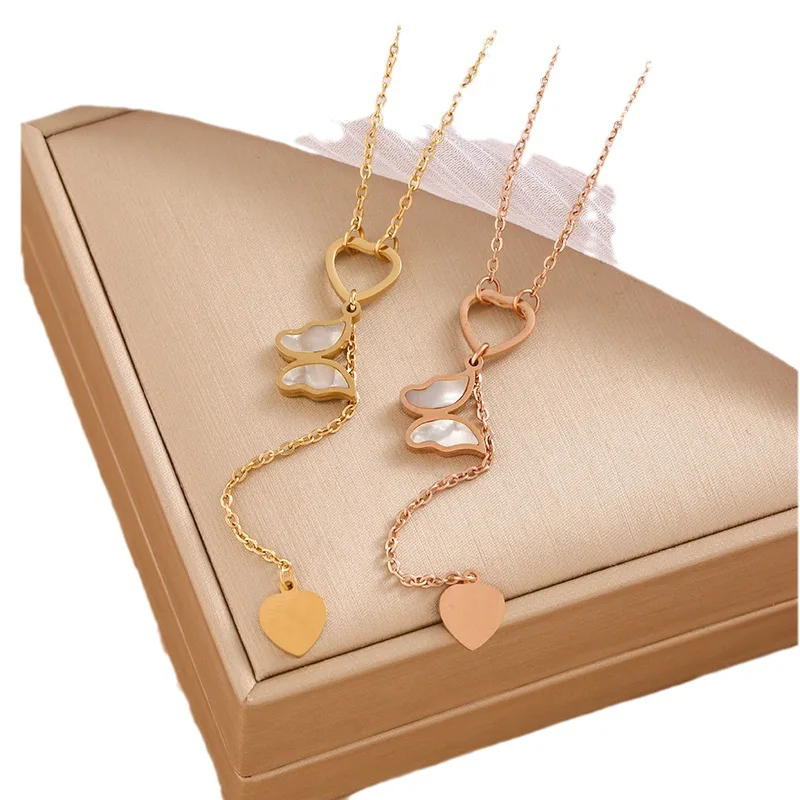 تصميم جديد قلادة على شكل فراشة على شكل قلب على شكل قلب، سلسلة الترقوة الفاخرة الخفيفة مع سحر فراشة من الفولاذ التيتانيوم