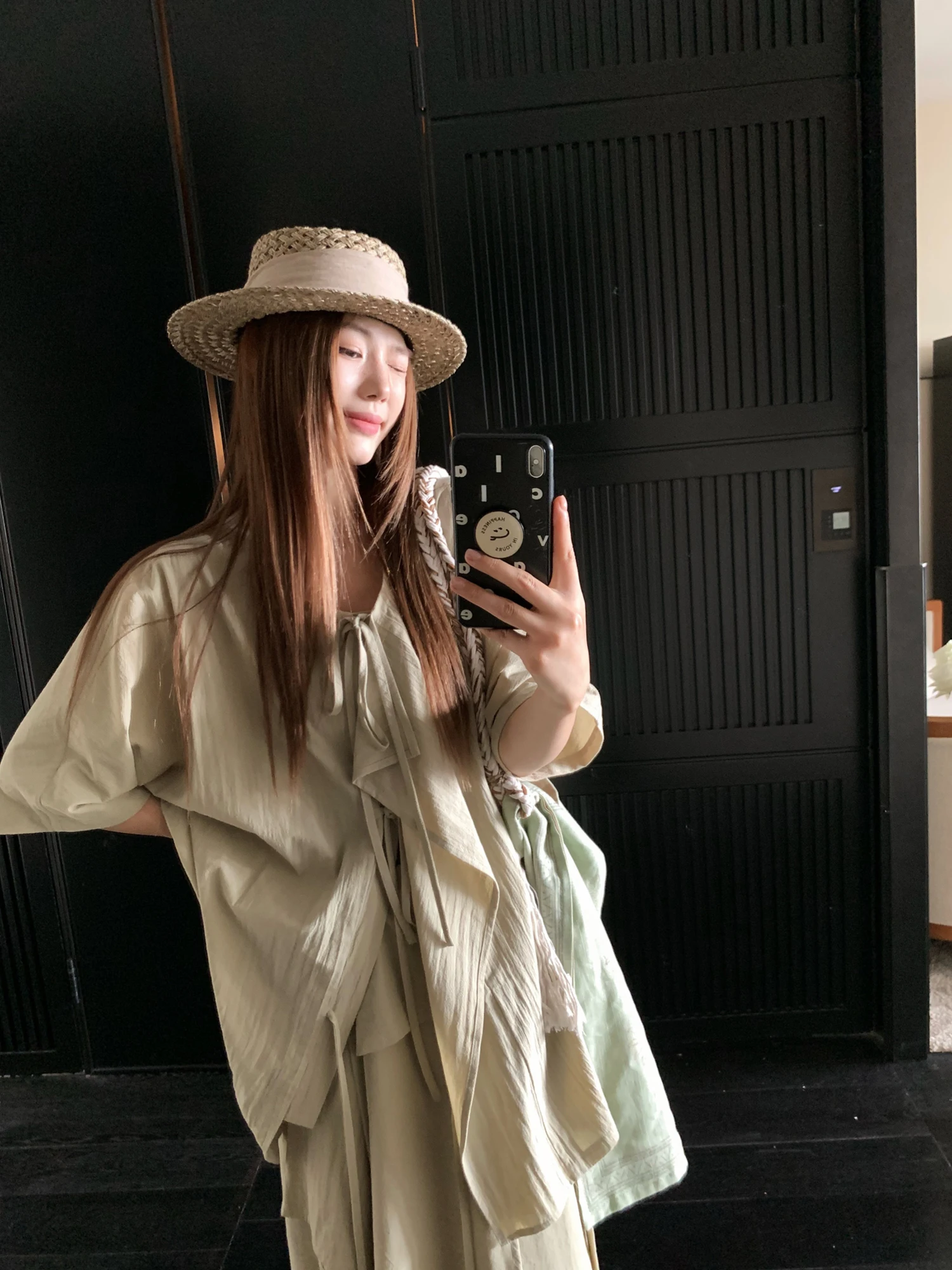 

Асимметричный комплект из ткани с эффектом потертости с поясом от бренда Xiao Jun Jun: повседневный костюм-двойка из смесового хлопка с коротким рукавом и круглым вырезом