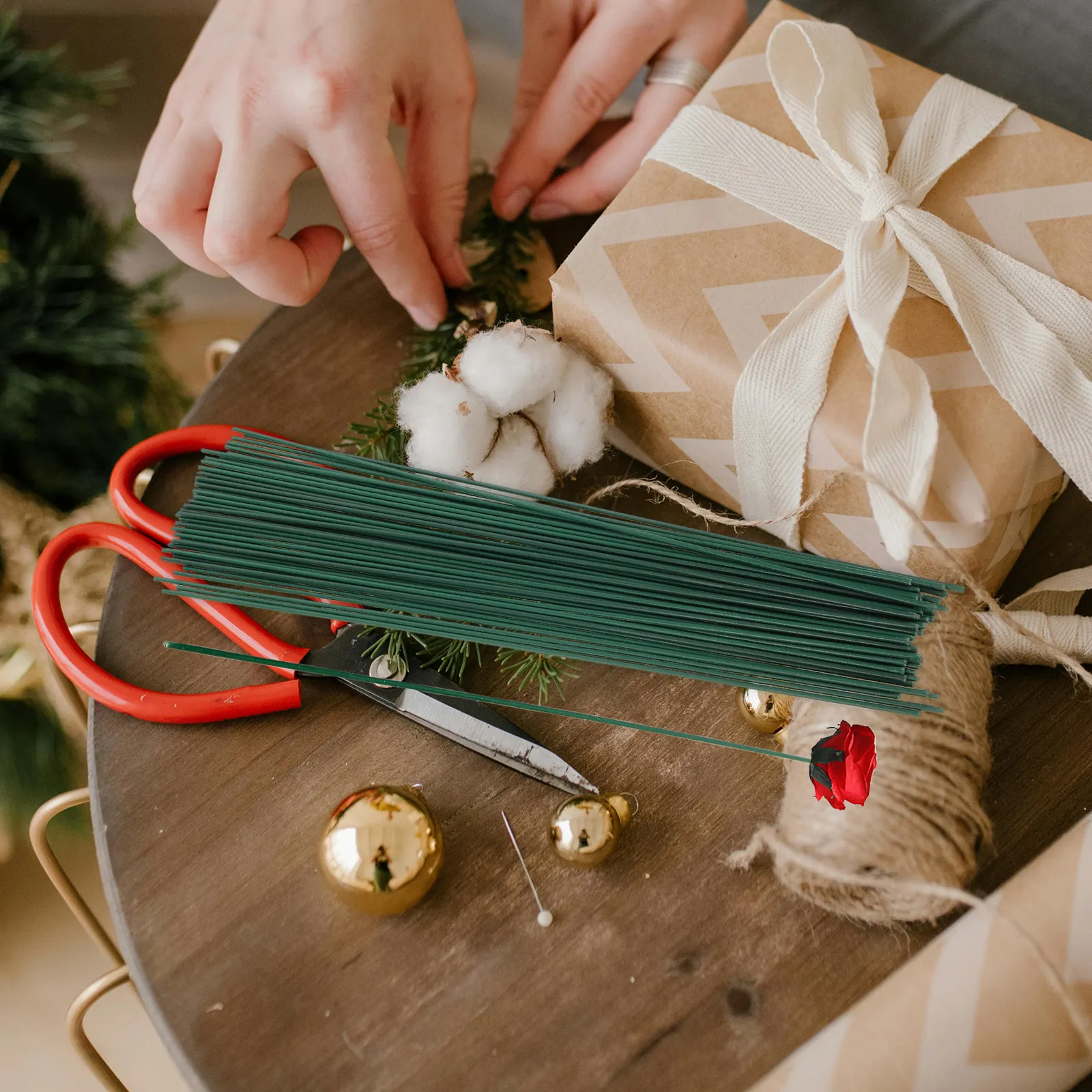 

Набор флористической ленты и гибкой проволоки для цветов (зеленый) для DIY-композиций, искусственных букетов и рукоделия