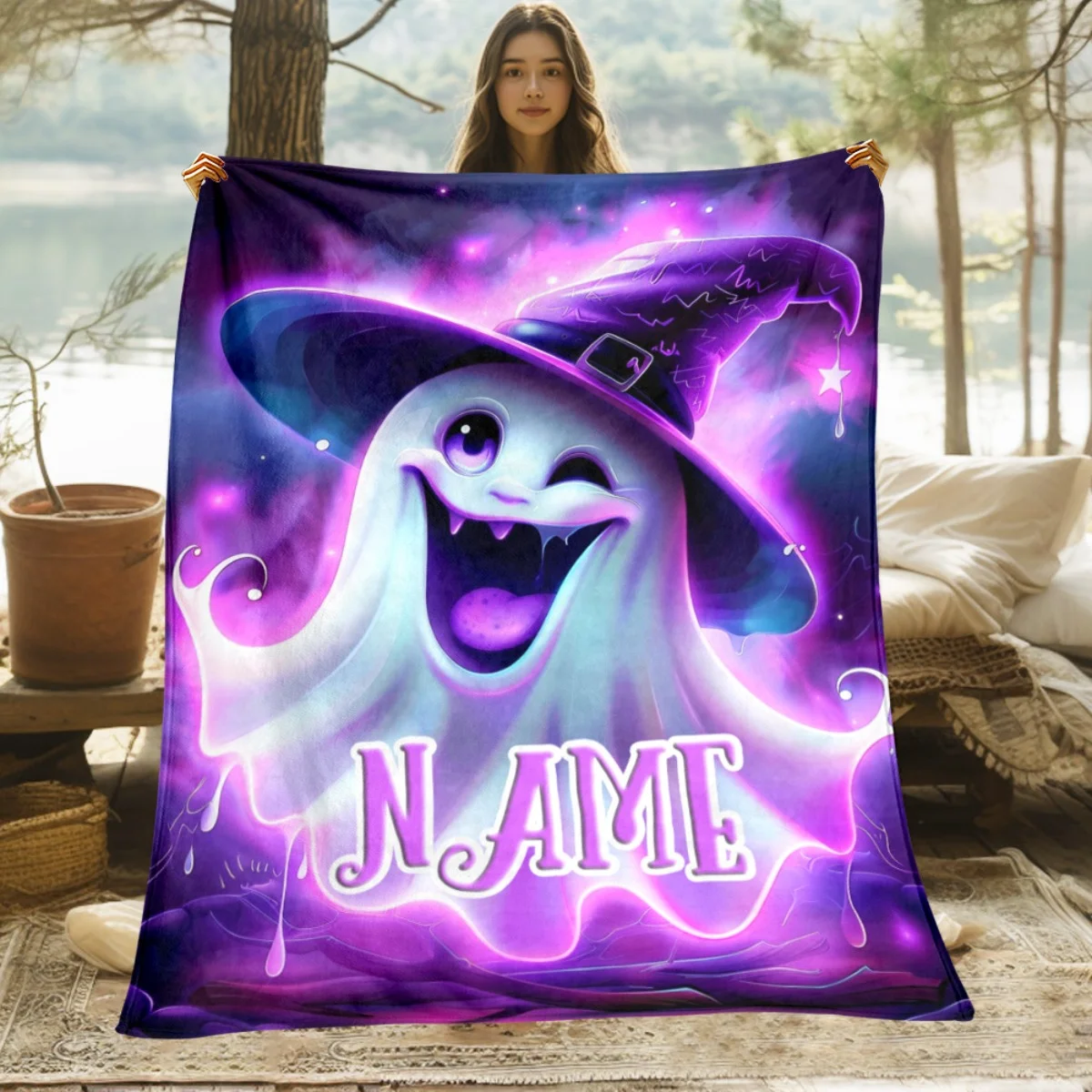 Lila Geister-Fleecedecke mit individuellem Namen, geeignet für Sofa, Bett, Halloween, Geburtstag, Kinder, Freunde, Geschenke.