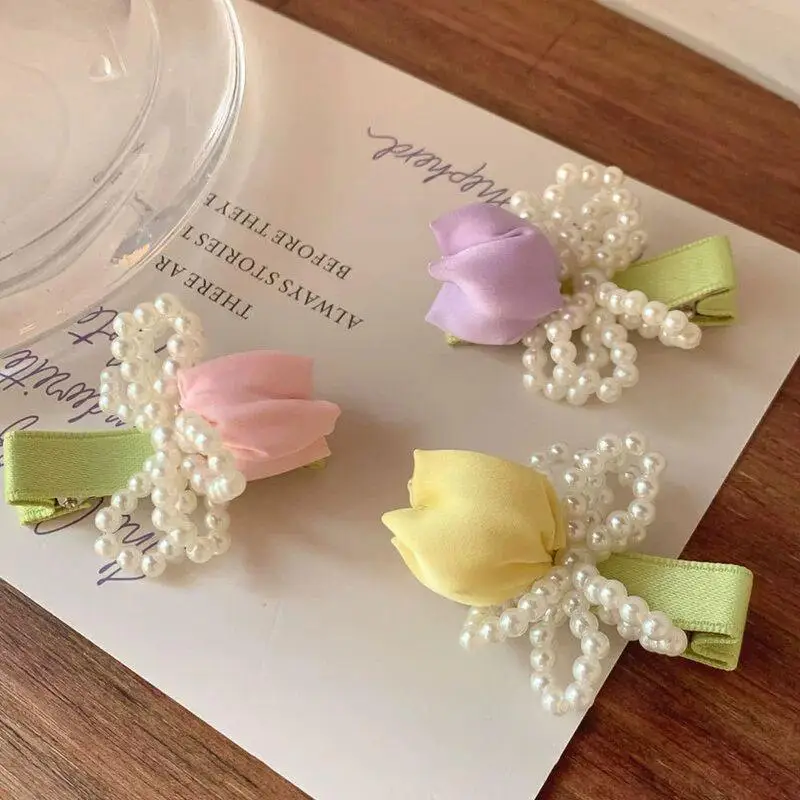 

Pearl Hair Clip Tulip Design Feminine Side Bangs Holder for Girls School Parties and Occasions