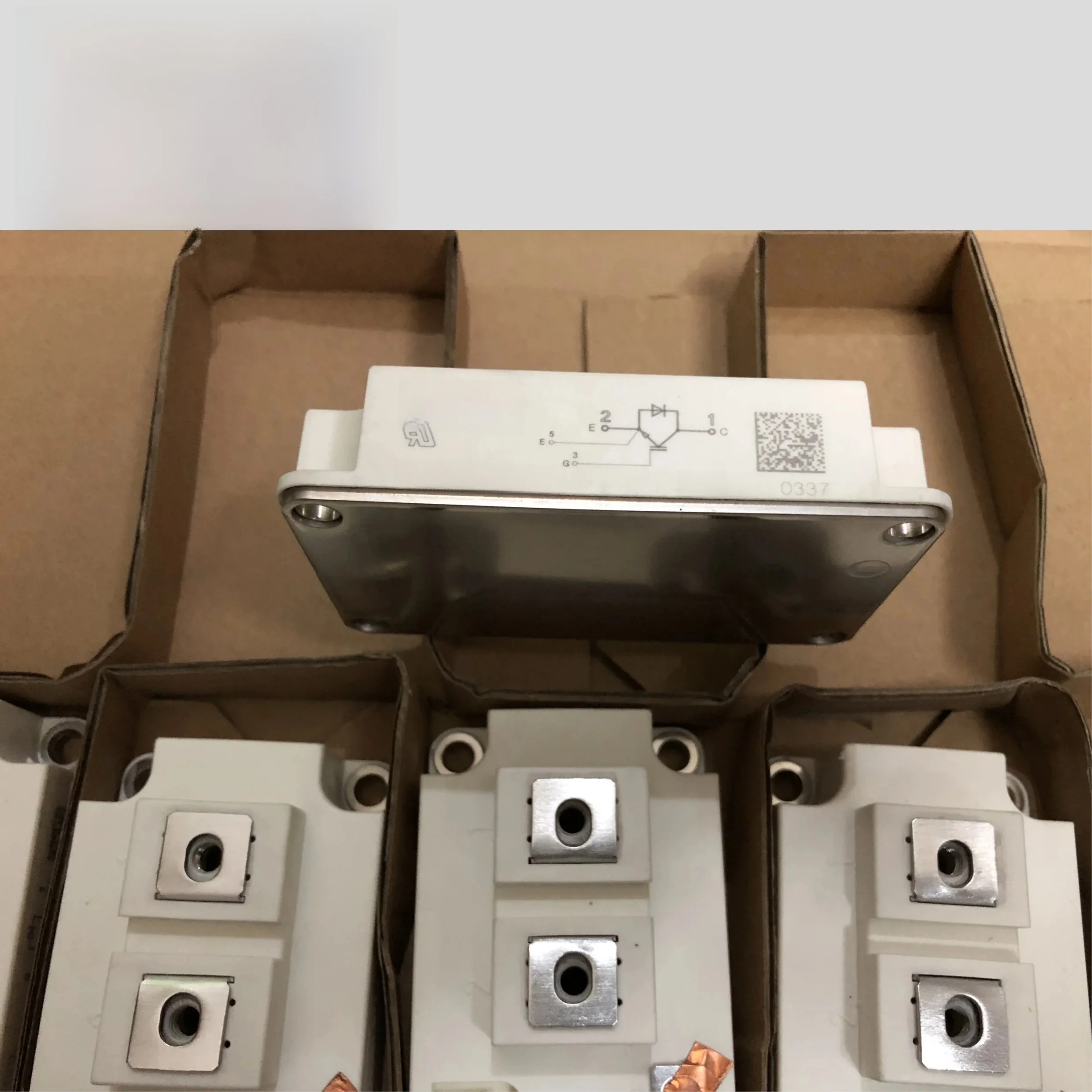 

SKM600GA176D SKM800GA176D SKM800GA126D SKM800GA176DS SKM600GA12T4 НОВЫЙ ОРИГИНАЛЬНЫЙ МОДУЛЬ IGBT