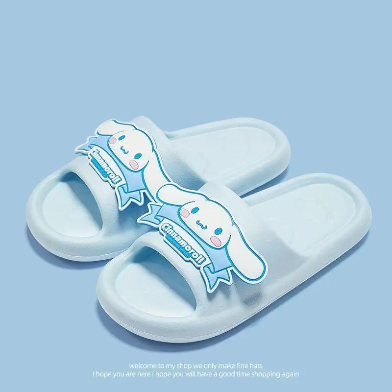 Sanrio-Zapatillas de verano para niña, Cinnamoroll de dibujos animados, bonito baño interior, antideslizante, exterior, fondo suave, sandalias Eva, cómodas, nuevas