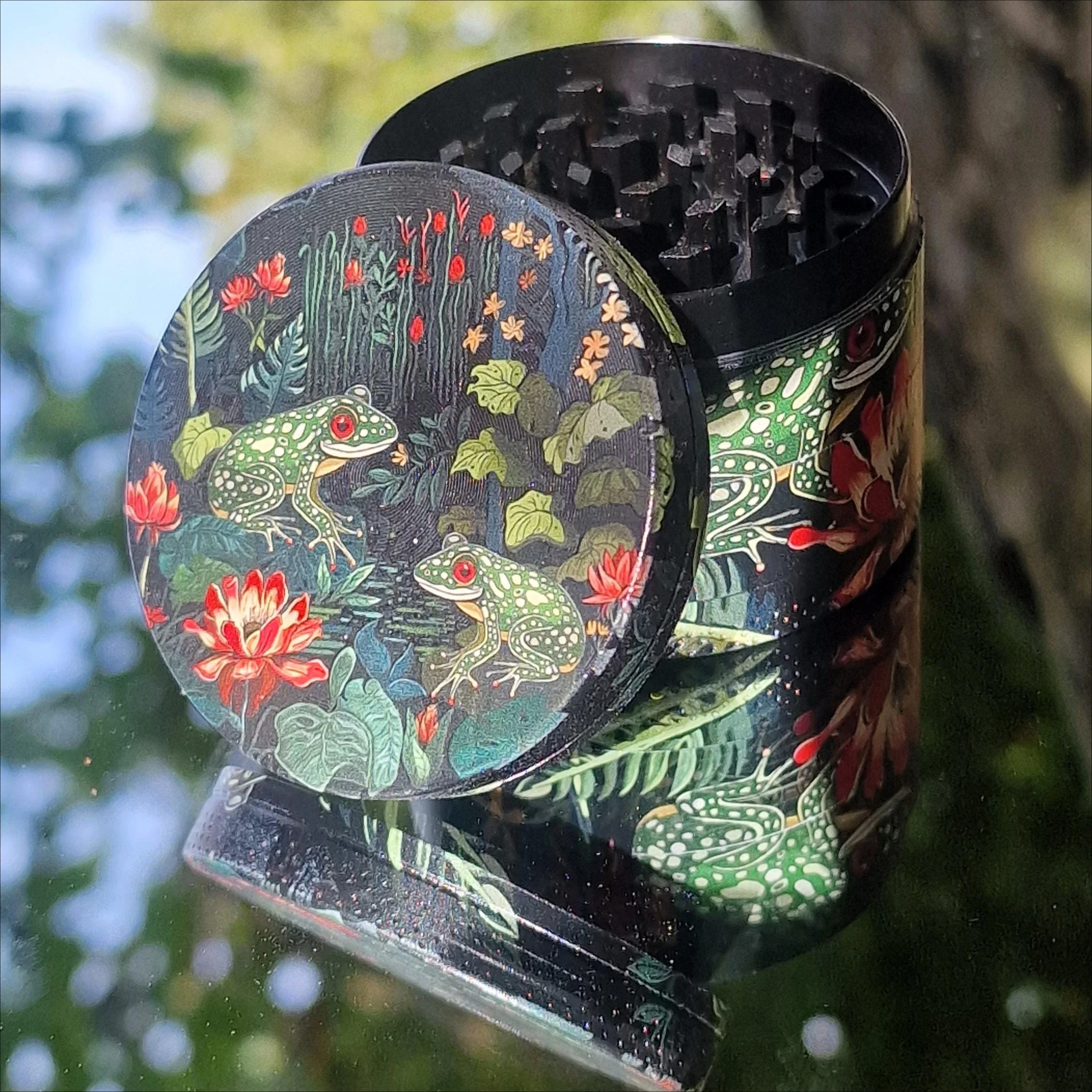 50mm/2inch Frog in The Pond Herb Grinder Nature Inspired Gift - Image 2