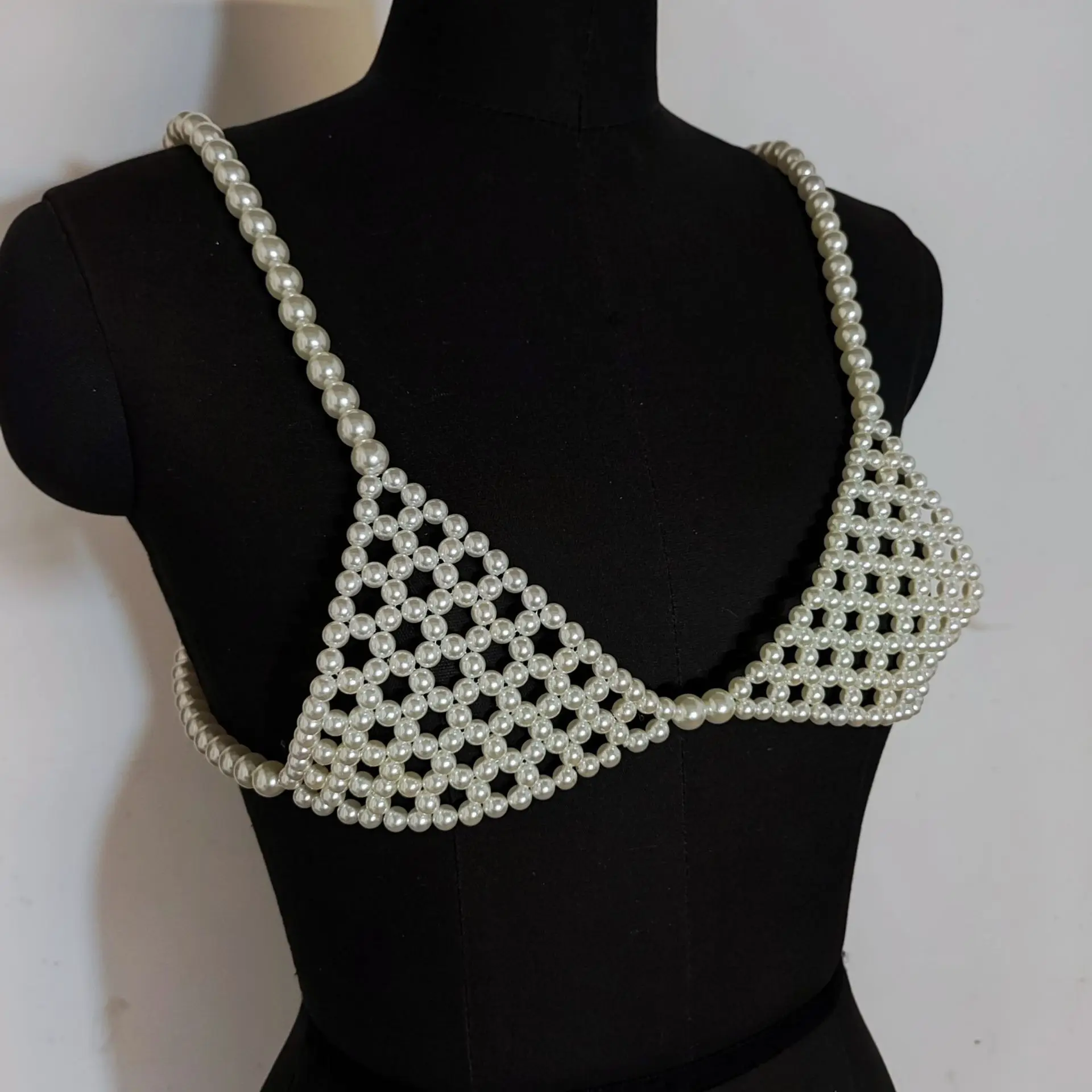 2024 Top top with beaded vest Niche hand-woven imitation pearl body chain