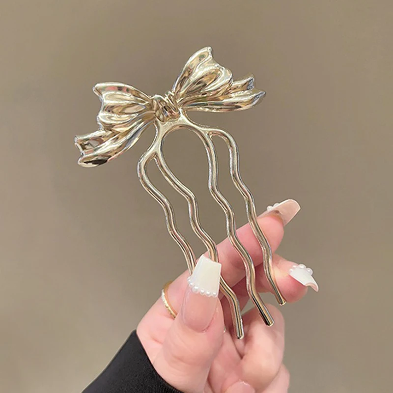 Fermaglio per capelli a farfalla cava alla moda Fermaglio per capelli a forma di U Fermaglio per capelli da donna Bastone per capelli in metallo Accessori per capelli da donna Fermaglio per capelli