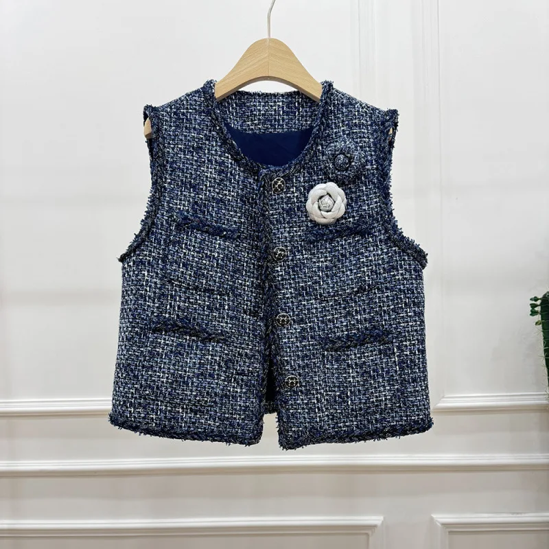 Xiaoxiangfeng blue and white tweed vest, round neck three-dimensional flower decoration multi-pocket sleeveless vest