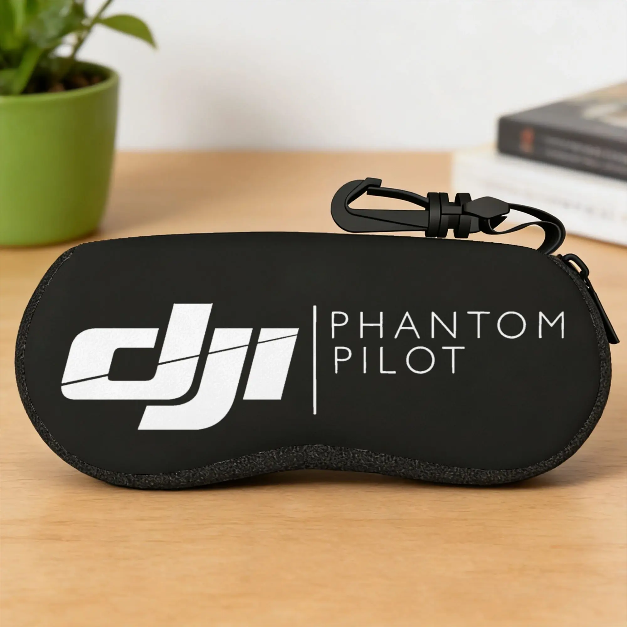 D-djis Drone Pilot Logo Glasses Case Cover  Sunglasses Pouch Convenient Classic Eyewear Storage Zip Unisex Glasses Box