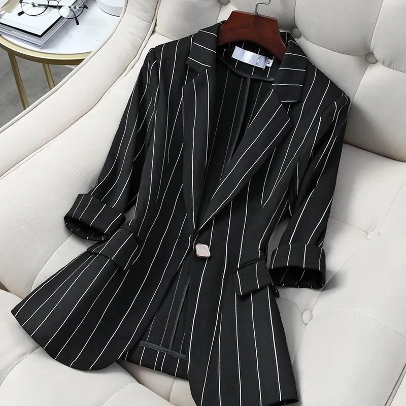 Single button Striped Thin Suit For women Spring summer 2025 New Slim Strip Seven quarter sleeve Short Suit Jacket  Casual Top