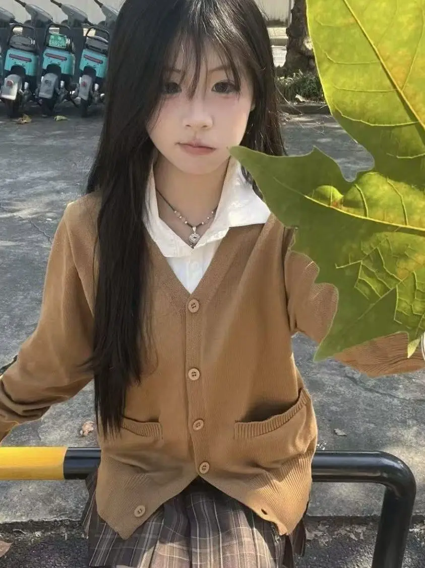 

Brown Knitted Open Cardigan Jaet Autumn Winter Sle College orm Set with Plaid Skirt Faionable Layering Ensemble
