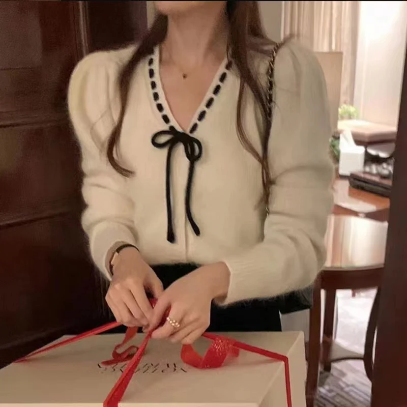 Strickjacke mit süßer Schleife, Schnürung, lässig, Retro-Mode, Pullover, einfarbig, schlank, langärmelig, 2025, neuer Herbst-/Winterpullover 6738
