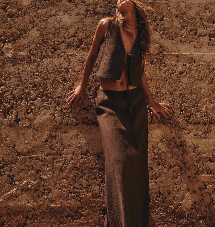 

New Arrival V-ne Svel Knot Texture Vest Top Women's Faion Summer Set with Long Skirt Belted Design