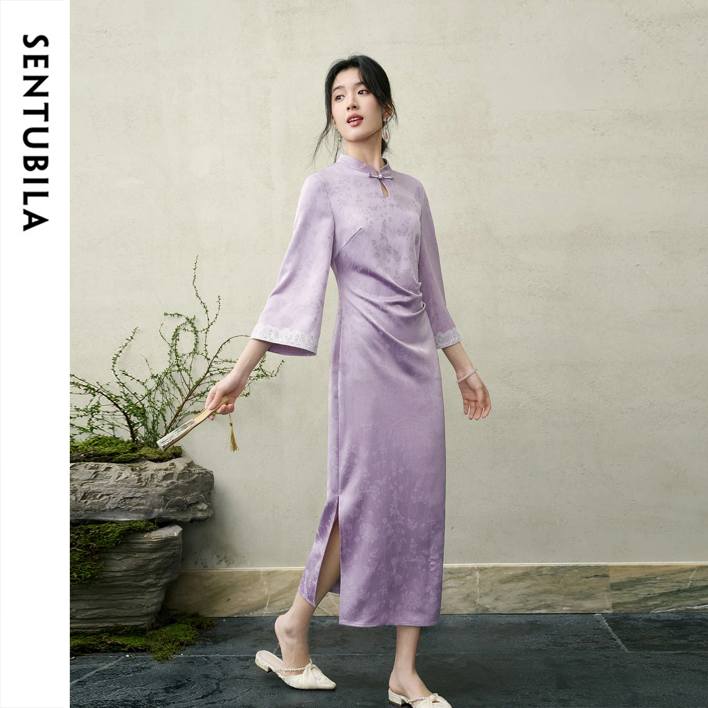 SENTUBILA Women New Chinese Style Jacquard Satin Dress  2026 Summer Mandarin Collar Pleated Slit Elegant Midi Dress 161LV4917