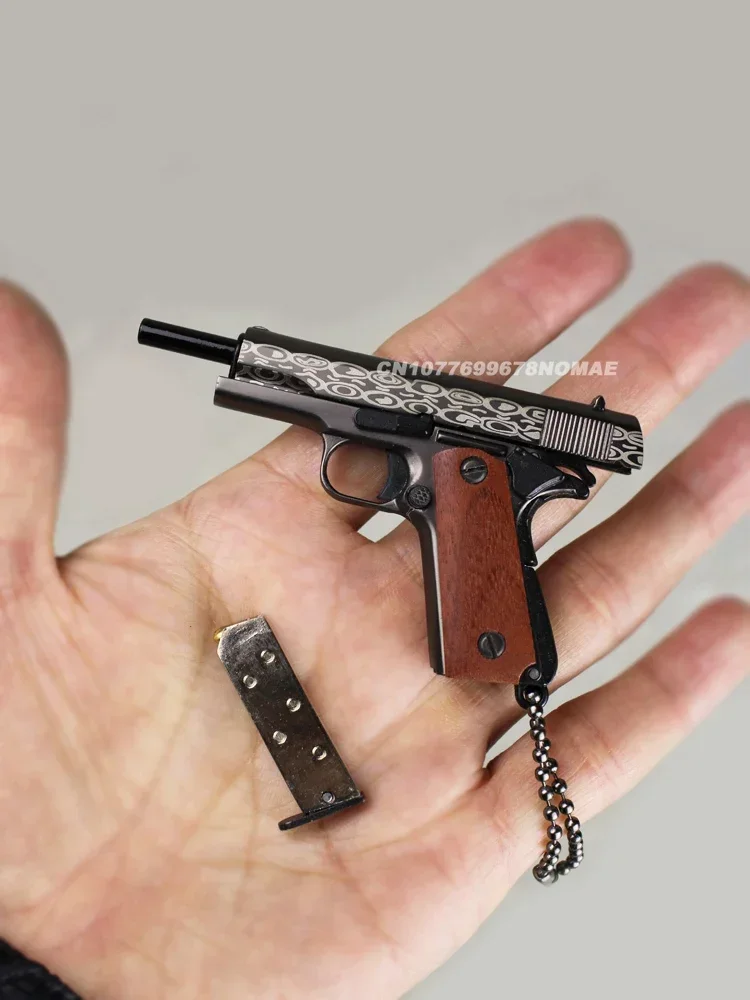 1911 Keychain Model 1:3 High Quality Metal GLOC Toy Gun Miniature Alloy Pistol Collection Toy Pendant Wholesale Christmas Gift